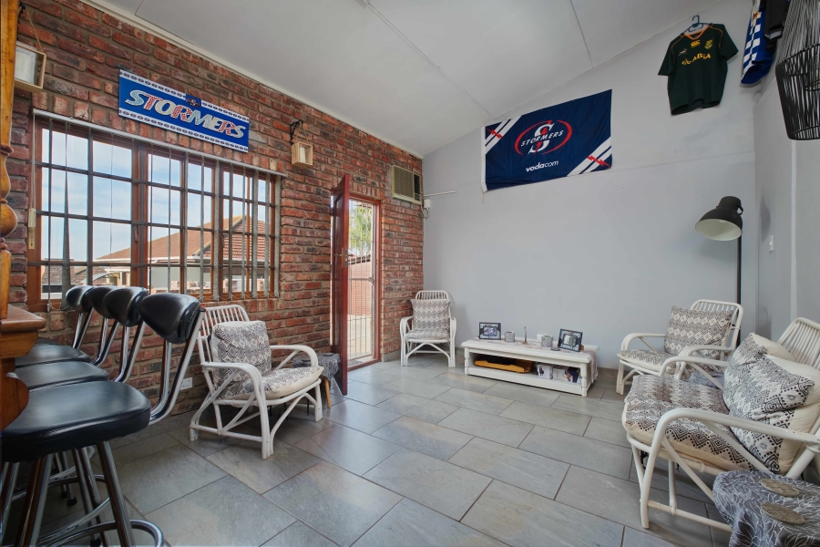 3 Bedroom Property for Sale in Heuwelkruin Eastern Cape